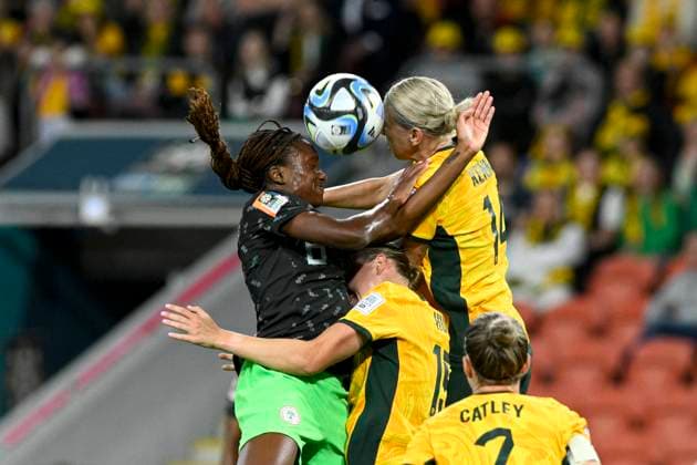 Sport Themen der Woche KW30 27th July 2023; Brisbane Stadium, Brisbane, Queensland, Australia: FIFA Womens World Cup Group B Football, Australia versus Nigeria; Alanna Kennedy of Australia and Ifeoma Onumonu of Nigeria in close contact as they compete for a header  ActionPlus12535943 NigelxOwen