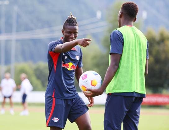 RB Leipzig - Italien Trainingslager Bruneck, 27.07.2023, Sportpark Reiperting Reischach, Fussball, RB Leipzig (GER Bundesliga) - Trainingslager in Südtirol Italien , Im Bild v.l.: Amadou Haidara und Ilaix Moriba ,