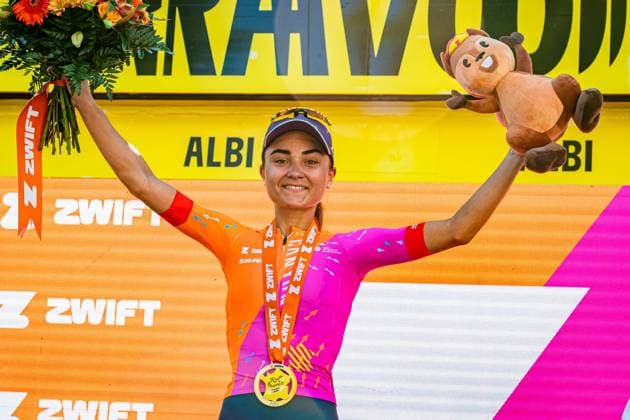 Sport Themen der Woche KW30 Ricarda BAUERNFEIND Etappe 5 Tour de France Femmes 2023 Siegerehrung Ricarda BAUERNFEIND (Deutschland, Canyon SRAM Racing) gewinnt 5. Etappe Tour de France Femmes avec Zwift 2023 über 126,1 Kilometer von Onet-le-ChÃ¢teau nach Albi am 27. Juli 2023. Freude über den Sieg. Tour de France Cycliste Feminin 2023, Frauen Rundfahrt für Profi Radsportlerinnen. *** Ricarda BAUERNFEIND stage 5 Tour de France Femmes 2023 award ceremony Ricarda BAUERNFEIND Germany, Canyon SRAM Racing wins 5 stage Tour de France Femmes avec Zwift 2023 over 126.1 kilometers from Onet le ChÃ¢teau to Albi on 27 July 2023 joy of victory Tour de France Cycliste Feminin 2023, womens tour for professional cyclists