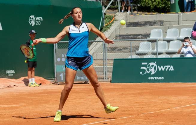 27.07.2023, Lausanne, Tennis Club Stade- Lausanne, Ladies Open Lausanne: Diane Parry - Danka Kovinic, Diane Parry playing the ball. Lausanne Tennis Club Stade- Lausanne Vaud Switzerland Copyright: xJustPictures.ch MayaxCretegnyx
