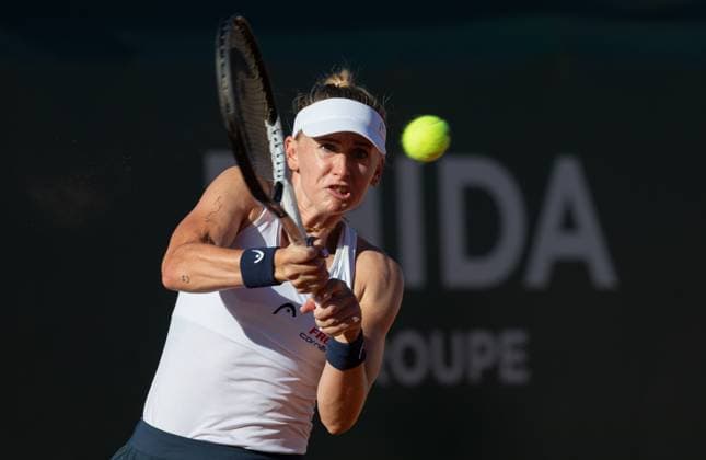 27.07.2023, Lausanne, Tennis Club Stade- Lausanne, Ladies Open Lausanne: Jil Teichmann - Alize Cornet, Jil Teichmann playing the ball. Lausanne Tennis Club Stade- Lausanne Vaud Switzerland Copyright: xJustPictures.ch MayaxCretegnyx