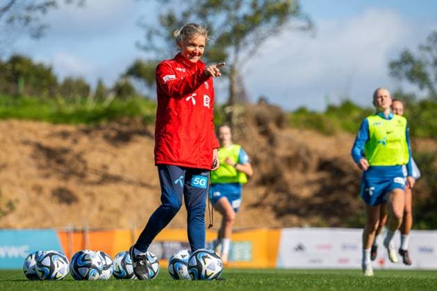 FIFA Fußball Frauen WM 2023, Nationalteam Norwegen Training 230728 Hege Riise, head coach of the Norwegian women?s national football team, at a training session during the FIFA Women s World Cup on July 28, 2023 in Auckland. Photo: Vegard Grott BILDBYRAN kod VG VG0501 bbeng fotball fotboll football norge norway a kvinner dam fotbolls-vm fotball vm kvinner världsmästerskap vm fifa womens world cup träning practice training day 9 Copyright: VEGARDxGRoTT BB230728VG042
