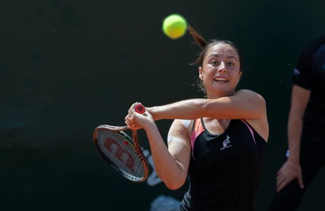 28.07.2023, Lausanne, Tennis Club Stade- Lausanne, Ladies Open Lausanne: Elina Avanesyan - Elisabetta Cocciaretto, Elisabetta Cocciaretto playing the ball. Lausanne Tennis Club Stade- Lausanne Vaud Switzerland Copyright: xJustPictures.ch MayaxCretegnyx