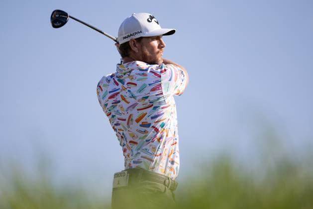 BLAINE, MN - JULY 28: Chris Stroud hits a tee shot on the fourteenth hole during the second round of the 3M Open at TPC Twin Cities on July 28, 2023 in Blaine, Minnesota. (Photo by Bailey Hillesheim Icon Sportswire) GOLF: JUL 28 PGA, Golf Herren - 3M Open Round 2 EDITORIAL USE ONLY Icon2307280063