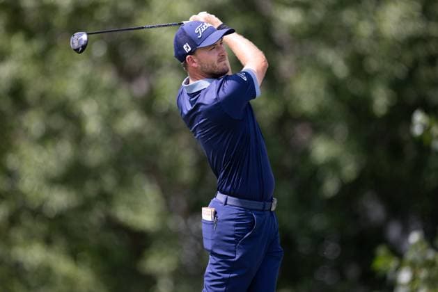 BLAINE, MN - JULY 28: Lee Hodges hits a tee shot on the fifth hole during the second round of the 3M Open at TPC Twin Cities on July 28, 2023 in Blaine, Minnesota. (Photo by Bailey Hillesheim Icon Sportswire) GOLF: JUL 28 PGA, Golf Herren - 3M Open EDITORIAL USE ONLY Icon2307280263