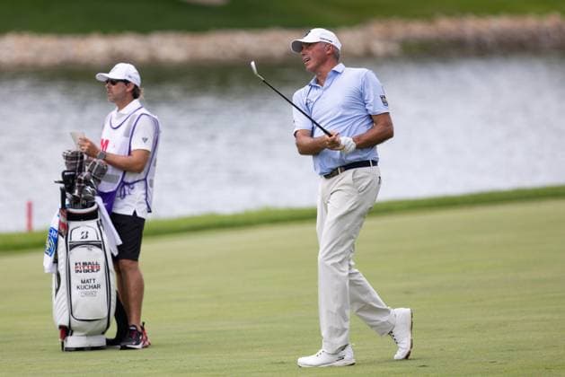 BLAINE, MN - JULY 28: Matt Kuchar hits a fairway shot on the second hole during the second round of the 3M Open at TPC Twin Cities on July 28, 2023 in Blaine, Minnesota. (Photo by Bailey Hillesheim Icon Sportswire) GOLF: JUL 28 PGA, Golf Herren - 3M Open EDITORIAL USE ONLY Icon2307280283