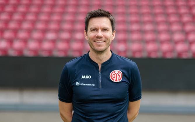 Fussball - Offizielles Portrait 1. FSVMainz 05, 1. FSV Mainz 05, Bundesliga-Saison 2023 2024, PD Dr. Stefan Mattyasovszky (Arzt),