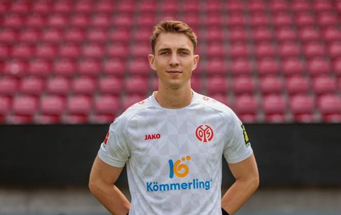 Fussball - Offizielles Portrait 1. FSVMainz 05, 1. FSV Mainz 05, Bundesliga-Saison 2023 2024, Lasse Rieß,