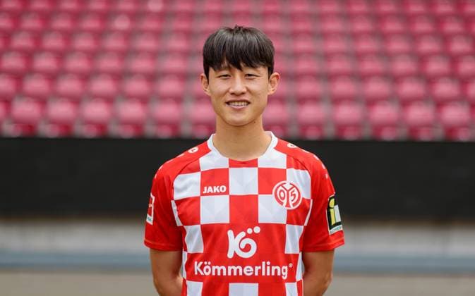 Fussball - Offizielles Portrait 1. FSVMainz 05, 1. FSV Mainz 05, Bundesliga-Saison 2023 2024, Jae-Sung Lee,