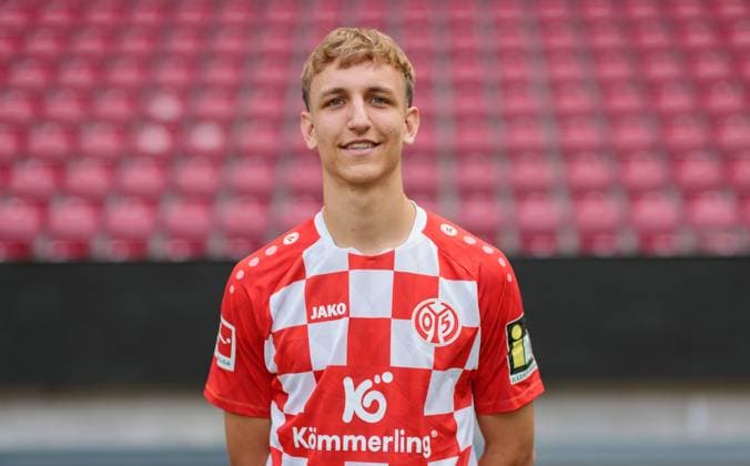Fussball - Offizielles Portrait 1. FSVMainz 05, 1. FSV Mainz 05, Bundesliga-Saison 2023 2024, Nelson Weiper,