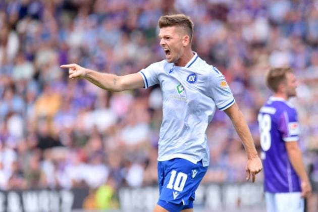Sport Themen der Woche KW30 2. BL - VfL Osnabrück - Karlsruher SC am 29.07.2023 an der Bremer Brücke in Osnabrück Jubel, Torjubel, Torschuetze, Torschütze Marvin Wanitzek (Karlsruhe) jubelt nach seinem Tor zum 1:2. *** 2 BL VfL Osnabrück Karlsruher SC on 29 07 2023 at the Bremer Brücke in Osnabrück jubilation, goal celebration, goal scorer Marvin Wanitzek Karlsruhe cheers after his goal to 1 2 MT