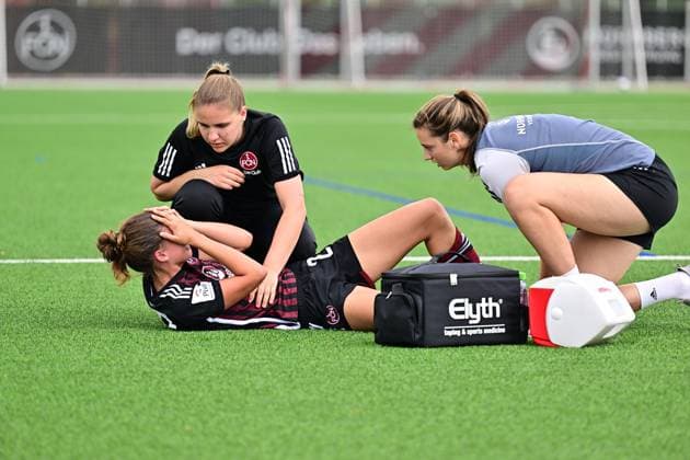 29.07.2023 - Fussball Frauen Frauenfussball - Saison 2023 2024 - Testspiel Freundschaftsspiel Vorbereitungsspiel : 1. FC Nürnberg FCN ( Clubfrauen Club ) - FCUnion Berlin - - xwoxzix - Nele Bauereisen (23, 1. FC Nürnberg FCN ) angeschlagen am Boden - verletzt Verletzung