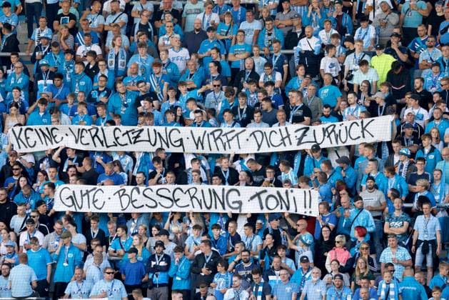 Sport Themen der Woche KW30 Sport Bilder des Tages CFC vs FC Carl Zeiss Jena 29.07.2023, Chemnitz, Stadion an der Gellertstrasse, Fussball,Regionalliga Nordost 2023 2024, 1. Spieltag, CFC CFC vs FC Carl Zeiss Jena CFC-Fans in der Südkurve Chemnitz Sachsen BRD *** CFC vs FC Carl Zeiss Jena 29 07 2023, Chemnitz, Stadion an der Gellertstrasse, Sport, Football,Regionalliga Nordost 2023 2024, 1 Matchday, CFC CFC vs FC Carl Zeiss Jena CFC fans in the south curve Chemnitz Saxony FRG