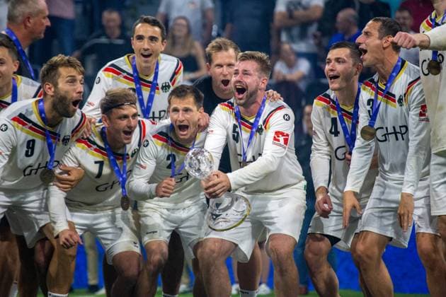 Bilder des Jahres 2023, Sport 07 Juli Sport Themen der Woche KW30 Sport Bilder des Tages Faustball-Weltmeisterschaft vom 22.07. bis 29.07.2023 in Mannheim: Deutschland ist Faustball-Weltmeister. Im Finale schlug die deutsche Mannschaft Österreich in 4:0 Sätzen *** Fistball World Championship from 22 07 to 29 07 2023 in Mannheim Germany is fistball world champion In the final the German team beat Austria in 4 0 sets Copyright: xx