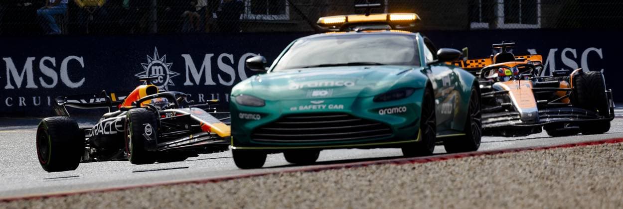 SPA - Max Verstappen (Red Bull Racing), the safety car and Oscar Piastri (McLaren) during the sprint race at the Circuit de Spa-Francorchamps, ahead of the Grand Prix of Belgium. ANP SEM VAN DER WAL F1 Grand Prix of Belgium - Sprint 2023 xVIxANPxSportx xxANPxIVx 474485228 originalFilename: 474485228.jpg