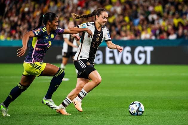 FIFA Frauen-Weltmeisterschaft 2023: Deutschland - Kolumbien; 30.07.2023 Daniela Arias (Kolumbien, 3), Sara Daebritz (Deutschland, 13) FIFA Frauen-Weltmeisterschaft 2023: Deutschland - Kolumbien; Sydney Gadigal, Sydney Football Stadium, 30.07.2023 *** FIFA Womens World Cup 2023 Germany Colombia 30 07 2023 Daniela Arias Colombia, 3 , Sara Daebritz Germany, 13 FIFA Womens World Cup 2023 Germany Colombia Sydney Gadigal, Sydney Football Stadium, 30 07 2023. Copyright: xBEAUTIFULxSPORTS Jonesx