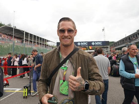 FORMULA 1 MSC CRUISES BELGIAN GRAND PRIX 2023 30.07.2023, Circuit de Spa-Francorchamps, Spa-Franchorchamps, FORMULA 1 MSC CRUISES BELGIAN GRAND PRIX 2023 , im Bild Fussballer Sebastian Polter (FC Schalke 04) zu Besuch bei der Formel 1.