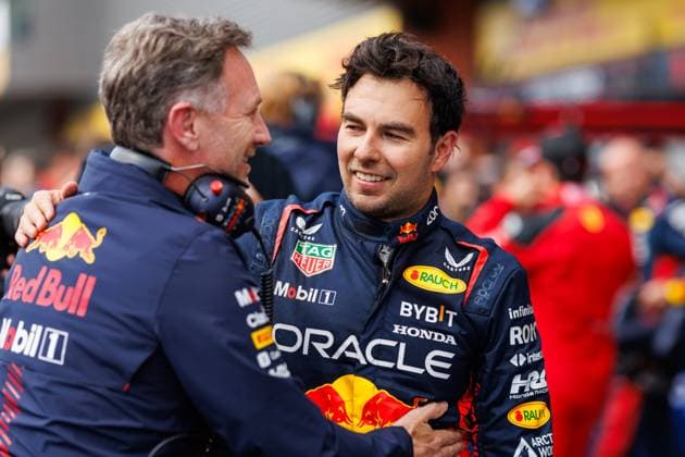 Christian Horner (Teamchef Red Bull Racing) gratuliert Sergio Perez (Red Bull Racing) zum zweiten Platz, Grosser Preis von Belgien, Motorsport, Formel 1, Saison 2023, 30.07.2023 Grosser Preis von Belgien, Motorsport, Formel 1, Saison 2023, 30.07.2023 Spa Franchorchamps Copyright: xEibner-Pressefoto AlexanderxNeisx EP_ANS