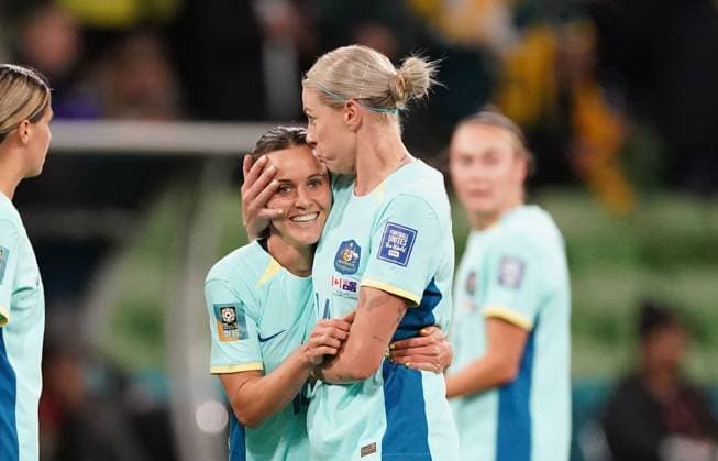 Mandatory Credit: Photo by Shutterstock (14029229a) Hayley Raso of Australia is kissed by Alanna Kennedy of Australia after scoring the first goal Canada Women v Australia Women, FIFA Women s World Cup, Group B, International Football, Melbourne Rectangular Stadium, Perth, Australia - 31 July 2023 Canada Women v Australia Women, FIFA Women s World Cup, Group B, International Football, Melbourne Rectangular Stadium, Perth, Australia - 31 July 2023  Copyright: xShutterstockx 14029229a