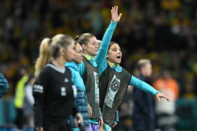 WWC23 CANADA AUSTRALIA, Sam Kerr of Australia directs from ther bench during the FIFA Women s World Cup 2023 soccer match between Canada and Australia at Melbourne Rectangular Stadium in Melbourne, Monday, July 31, 2023. ( NO ARCHIVING, EDITORIAL USE ONLY, NO USE IN BOOKS WITHOUT CONSENT MELBOURNE VICTORIA AUSTRALIA  Copyright: xJAMESxROSSx 20230731001826348550