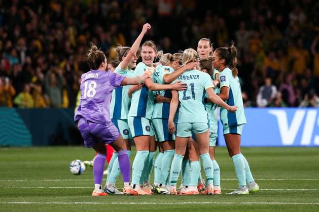 MELBOURNE, AUSTRALIA - JULY 31: Australia celebrate the goal of Hayley Raso during the Women s World Cup football match between Canada and Australia at AAMI Park on July 31, 2023 in Melbourne, Australia. (Photo by Dave Hewison Speed Media Icon Sportswire) SOCCER: JUL 31 Women s World Cup - Canada v Australia EDITORIAL USE ONLY Icon2307310252