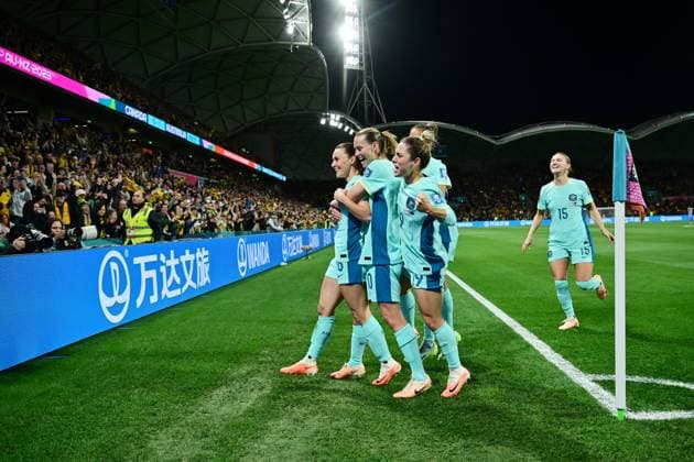WWC23 CANADA AUSTRALIA, Australia celebrates with Hayley Raso after scoring her 2nd goal during the FIFA Women s World Cup 2023 soccer match between Canada and Australia at Melbourne Rectangular Stadium in Melbourne, Monday, July 31, 2023. ( NO ARCHIVING, EDITORIAL USE ONLY, NO USE IN BOOKS WITHOUT CONSENT MELBOURNE VICTORIA AUSTRALIA  Copyright: xJOELxCARRETTx 20230731001826364425