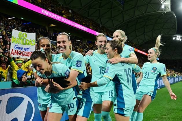 WWC23 CANADA AUSTRALIA, Hayley Raso celebrates her 2nd goal with her team mates during the FIFA Women s World Cup 2023 soccer match between Canada and Australia at Melbourne Rectangular Stadium in Melbourne, Monday, July 31, 2023. ( NO ARCHIVING, EDITORIAL USE ONLY, NO USE IN BOOKS WITHOUT CONSENT MELBOURNE VICTORIA AUSTRALIA  Copyright: xJOELxCARRETTx 20230731001826380052