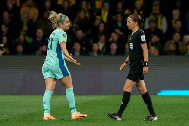 Melbourne, Australia, July 31st 2023: Ellie Carpenter (21 Australia) complains to the referee during the 2023 FIFA Womens World Cup Group B football match between Canada and Australia at Melbourne Rectangular Stadium (AAMI Park) in Melbourne, Australia. (Noe Llamas SPP) Copyright: xNoexLlamasx xSPPx spp-en-NoLlSp-20230731-NLB02078