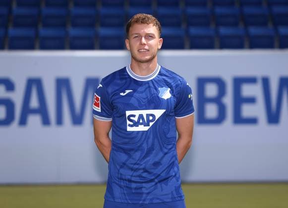 Dennis Geiger , TSG 1899 Hoffenheim . Porträttermin TSG 1899 Hoffenheim 2023-2024 . Zuzenhausen, GER, 01.08.2023 ,Fussball 1. Bundesliga 2023 2024 . Editorial use only !