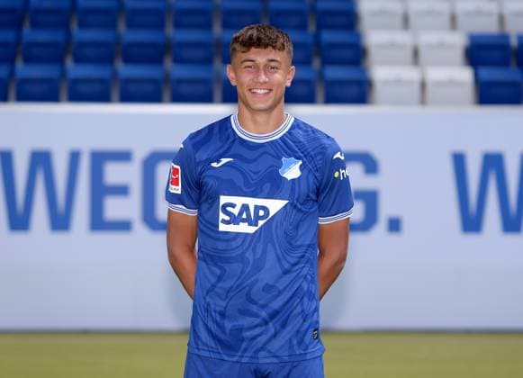 Tom Bischof , TSG 1899 Hoffenheim . Porträttermin TSG 1899 Hoffenheim 2023-2024 . Zuzenhausen, GER, 01.08.2023 ,Fussball 1. Bundesliga 2023 2024 . Editorial use only !