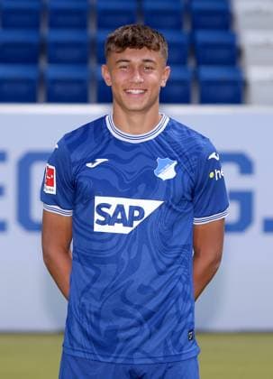 Tom Bischof , TSG 1899 Hoffenheim . Porträttermin TSG 1899 Hoffenheim 2023-2024 . Zuzenhausen, GER, 01.08.2023 ,Fussball 1. Bundesliga 2023 2024 . Editorial use only !