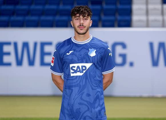 Umut Tohumcu , TSG 1899 Hoffenheim . Porträttermin TSG 1899 Hoffenheim 2023-2024 . Zuzenhausen, GER, 01.08.2023 ,Fussball 1. Bundesliga 2023 2024 . Editorial use only !