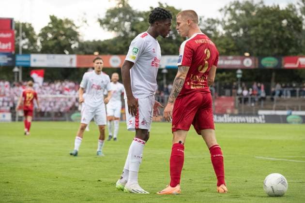 Sport Themen der Woche KW31 Sport Bilder des Tages Regionalliga West: SC Fortuna Koeln - 1. FC Koeln U21, U 21 01.08.2023 Angelo Langer (Fortuna Koeln, 3), Pierre Nadjombe (1. FC Koeln U21, 20), Regionalliga West, 1. Spieltag, SC Fortuna Koeln - 1. FC Koeln U21, am 01.08.2023, Suedstadion, Koeln *** Regionalliga West SC Fortuna Koeln 1 FC Koeln U21, 01 08 2023 Angelo Langer Fortuna Koeln, 3 , Pierre Nadjombe 1 FC Koeln U21, 20 , Regionalliga West, 1 matchday, SC Fortuna Koeln 1 FC Koeln U21, on 01 08 2023, Suedstadion, Koeln Copyright: xBEAUTIFULxSPORTS Meuselx