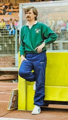 RECORD DATE NOT STATED Aus 1. BL. Saison 1988 89 Hannover 96 - 1. FC Nürnberg 2:2 am 03.06.1989. Im Foto: Han96 Trainer Reinhard Saftig *** From 1 BL season 1988 89 Hannover 96 1 FC Nürnberg 2 2 on 03 06 1989 In the photo Han96 coach Reinhard Saftig