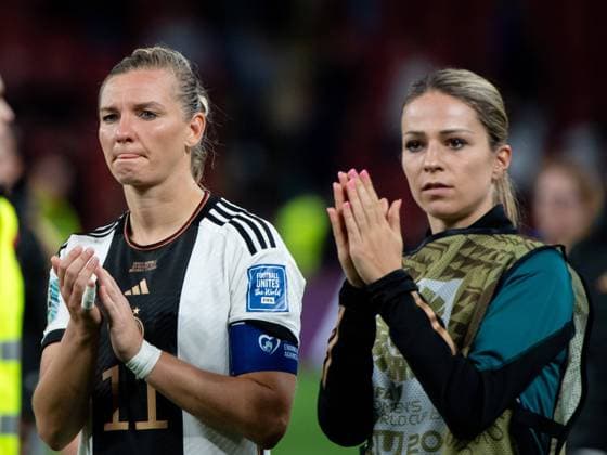 Alexandra Popp (Deutschland, 11), Melanie Leupolz (Deutschland, 18) ist enttauescht ueber das Unentschieden und ausscheiden nach der Gruppenphase, AUS, Suedkorea vs Deutschland, FIFA Frauen Fussball Weltmeisterschaft Australien 2023, 3. Spieltag, Gruppe H, 03.08.2023 AUS, Suedkorea vs Deutschland, FIFA Frauen Fussball Weltmeisterschaft Australien 2023, 3. Spieltag, Gruppe H, 03.08.2023 Brisbane Copyright: xEibner-Pressefoto Memmlerx EP_MMR