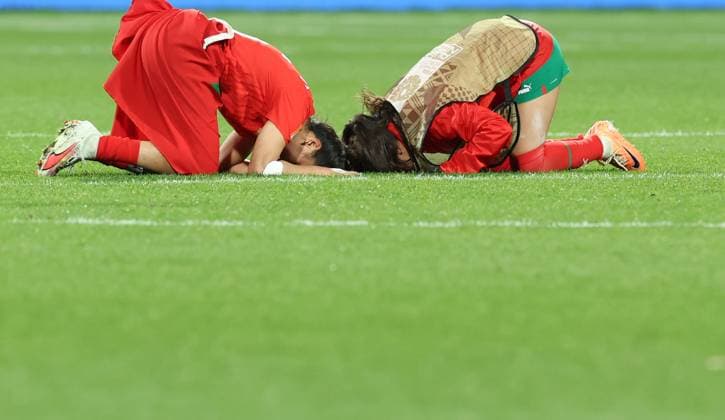 Sport Themen der Woche KW31 Sport Bilder des Tages (230803) -- PERTH, Aug. 3, 2023 -- Morocco s Nesryne El Chad (L) celebrates with her teammate after the Group H match between Morocco and Colombia at the 2023 FIFA Women s World Cup in Perth, Australia, Aug. 3, 2023. ) (SP)AUSTRALIA-PERTH-2023 FIFA WOMEN S WORLD CUP-GROUP H-MAR VS COL DingxTing 