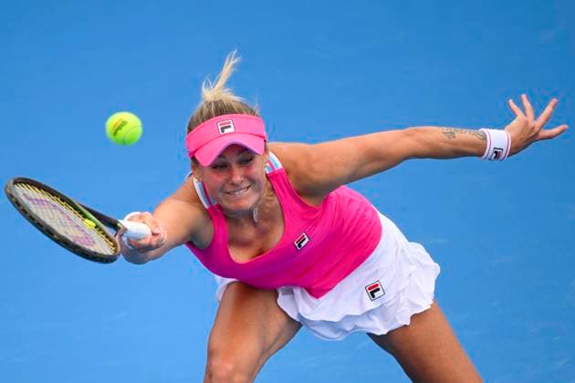 Sport Bilder des Tages Kateryna Baindl of Ukraine in action during match against Jaqueline Cristian of Romania within the WTA, Tennis Damen Prague Open 2023 tennis tournament, 3rd round, on August 4, 2023, in Prague, Czech Republic. (CTKxPhoto OndrejxDeml) CTKPhotoP2023080404095  CTKPhotoP2023080404095
