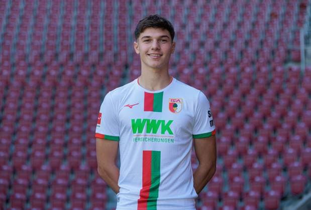 Mert Kömür; FC Augsburg; 1. BL, Porträttermin 2023 2024