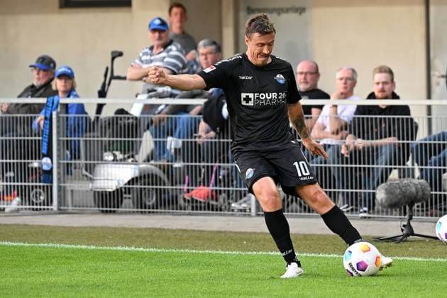 Paderborn, Home Deluxe Arena, 04.08.23, GER, Herren, 2.Bundesliga, Saison 2023-2024, SC Paderborn 07 - VfL Osnabrueck Bild: Max KRUSE (Paderborn) Only for editorial use! DFL regulations prohibit any use of photographs as image sequences and or quasi-video. NRW Deutschland *** Paderborn, Home Deluxe Arena, 04 08 23, GER, Men, 2 Bundesliga, Season 2023 2024, SC Paderborn 07 VfL Osnabrueck Bild Max KRUSE Paderborn Only for editorial use DFL regulations prohibit any use of photographs as image sequences and or quasi video NRW Germany