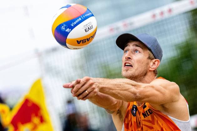 04.08.2023, Donauinsel, Wien, AUT, CEV, Beachvolleyball EM 2023, Herren, Achtelfinale, im Bild Steven van de Velde (NED) Steven van de Velde of the Netherlands during the round of 16 match of CEV Beachvolleyball European Championships at the Donauinsel in Wien, Austria on 2023 08 04. Expa Wien