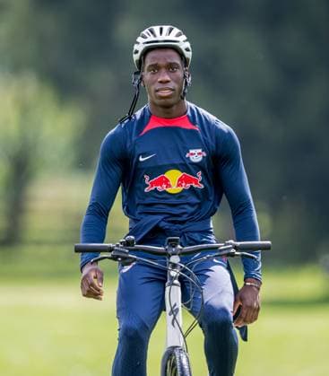 Leipzigs Ilaix Moriba beim Oeffentlichen Training. Trainingslager von RB Leipzig 24. Juli 2023. Sportplatz ASV Reischach, Riscone (Suedtirol Italien). Trainingslager RB Leipzig - Oeffentliches Training