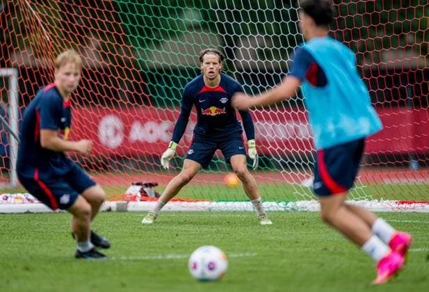 Leipzigs Oerjan Nyland beim Oeffentlichen Training. Trainingslager von RB Leipzig 24. Juli 2023. Sportplatz ASV Reischach, Riscone (Suedtirol Italien). Trainingslager RB Leipzig - Oeffentliches Training *** Leipzigs Oerjan Nyland at the public training RB Leipzig training camp 24 July 2023 sports field ASV Reischach, Riscone South Tyrol Italy training camp RB Leipzig public training