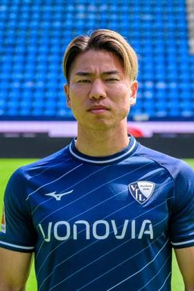 Takuma Asano; VfL Bochum; 1.BL, Porträttermin 2023 2024 Bochum Vonovia Ruhrstadion Nordrhein-Westfalen Deutschland ::: Copyright: Marc Niemeyer via TEAM2sportphoto