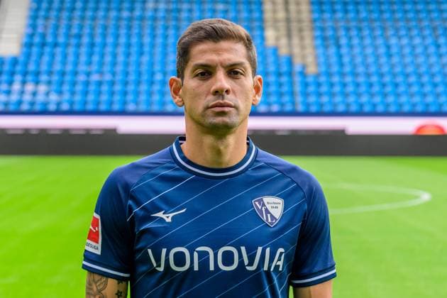 Cristian Gamboa; VfL Bochum; 1.BL, Porträttermin 2023 2024 Bochum Vonovia Ruhrstadion Nordrhein-Westfalen Deutschland ::: Copyright: Marc Niemeyer via TEAM2sportphoto