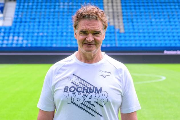 Dr. Karl-Heinz Bauer (Mannschaftsarzt VfL Bochum); VfL Bochum; 1.BL, Porträttermin 2023 2024 Bochum Vonovia Ruhrstadion Nordrhein-Westfalen Deutschland ::: Copyright: Marc Niemeyer via TEAM2sportphoto
