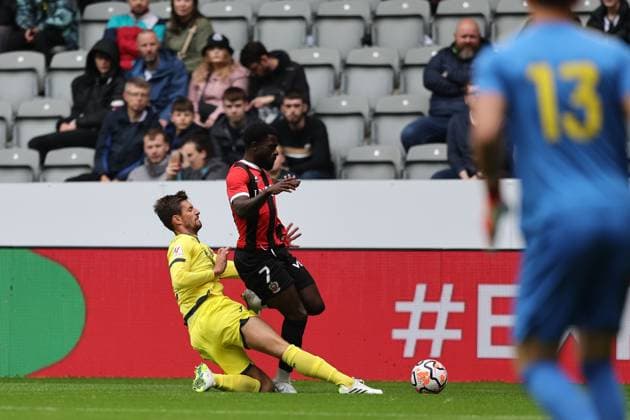 NEWCASTLE UPON TYNE, ENGLAND AUGUST 05: Jeremie Boga (R) of OGC Nice in action during the Sela Cup tournament soccer match between OGN Nice and Villarreal CF at St. James Park on August 05, 2023 in Newcastle upon Tyne, England. Sela Cup soccer tournament SELA_2023