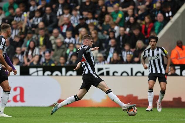 NEWCASTLE UPON TYNE, ENGLAND AUGUST 05: Sven Botman of Newcastle United sin action during the Sela Cup tournament soccer match between Newcastle United and ACF Fiorentina at St. James Park on August 05, 2023 in Newcastle upon Tyne, England. Sela Cup soccer tournament SELA_2023