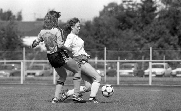 27.07.85 Frauenfussball Eintracht Stuttgart - Erzgebirge Soccer Deutschland, Stuttgart, 27.07.1985, Frauenfussball, Freundschaftsspiel, Eintracht Stuttgart - Vereinigung Erzgebirge: . *** 27 07 85 womens football Eintracht Stuttgart Erzgebirge Soccer Germany, Stuttgart, 27 07 1985, womens football, friendly match, Eintracht Stuttgart Vereinigung Erzgebirge