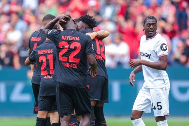 05.08.2023, Fussball, Saison 2023 2024, Testspiel Bayer 04 Leverkusen - West Ham United, Die Spieler von Bayer Leverkusen bejubeln das Tor zum 1:0 durch Jonas Hofmann (Bayer 04 Leverkusen), Leverkusen BayArena NRW Deutschland xRHR-FOTO DEx Copyright: DennisxEwert RHR-FOTOx RHR-FOTO DE