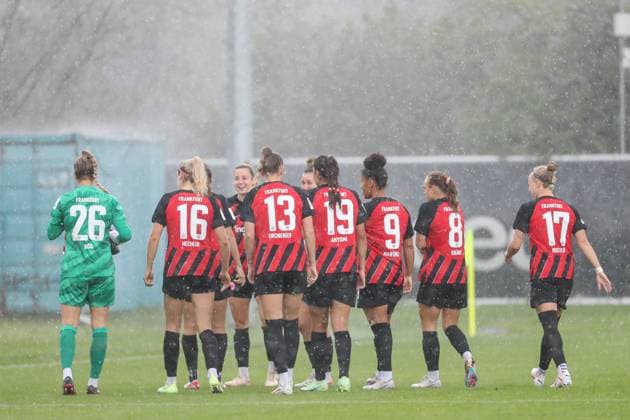 die Spielerinnen von Eintracht Frankfurt, GER, Eintracht Frankfurt vs. 1. FC Nuernberg, 1. Frauen Bundesliga, Testspiel, Spielzeit 2023 24, 06.08.2023, GER, Eintracht Frankfurt vs. 1. FC Nuernberg, 1. Frauen Bundesliga, Testspiel, Spielzeit 2023 24, Frankfurt Copyright: xEibner-Pressefoto UlrichxScherbaumx EP_USM